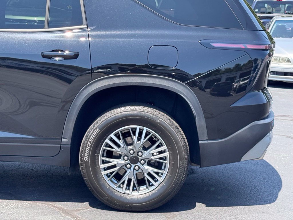 Used 2024 Chevrolet Traverse LT FWD image 38
