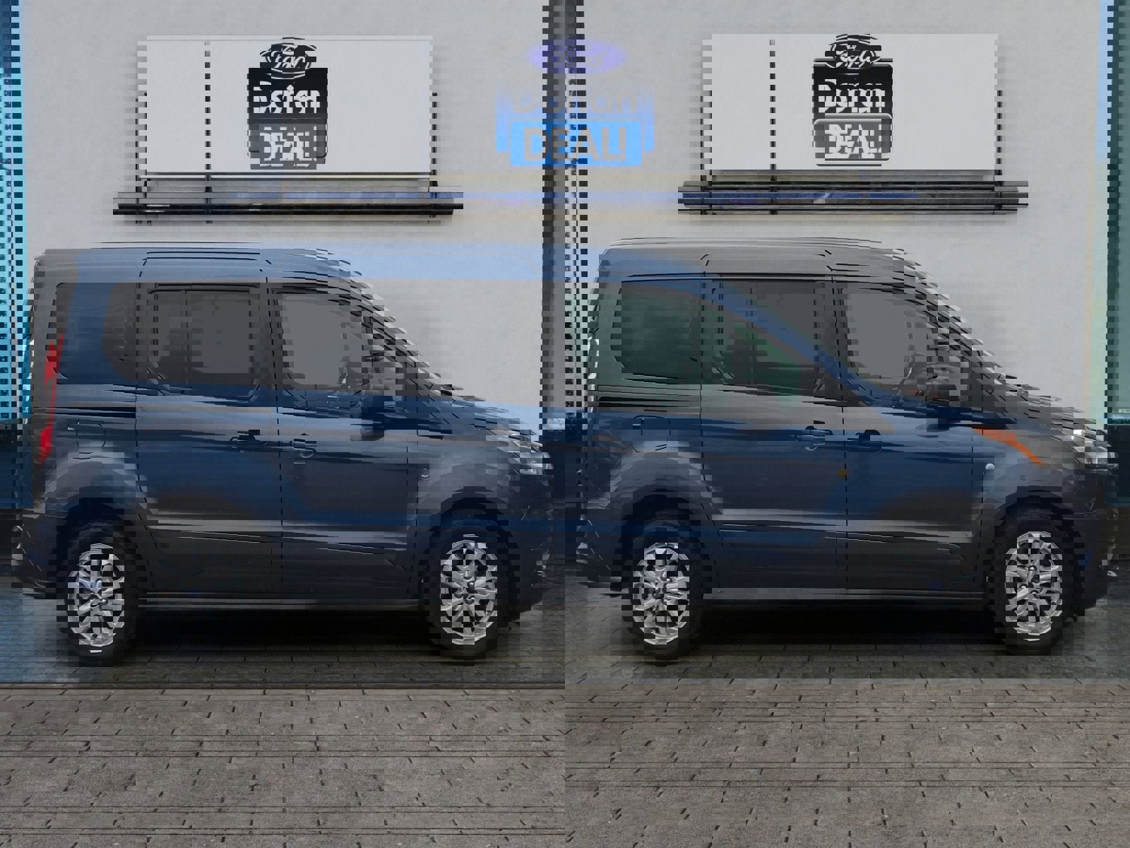 Used 2019 Ford Transit Connect XLT image 2