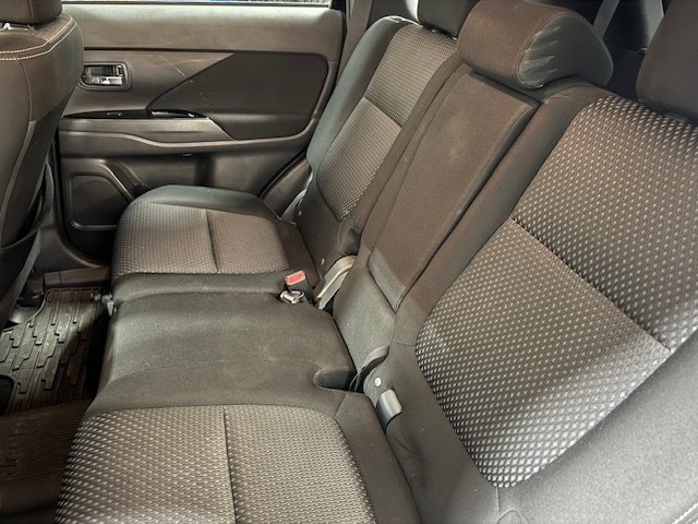 Used 2018 Mitsubishi Outlander SE image 8