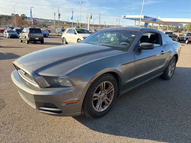 Used 2014 Ford Mustang Coupe image 2