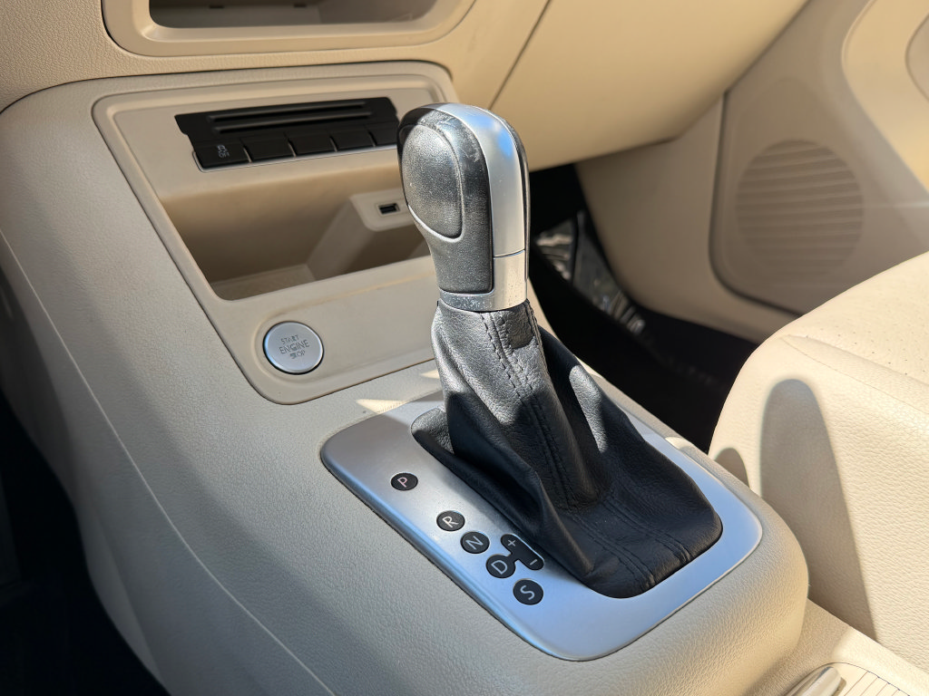 Used 2017 Volkswagen Tiguan Wolfsburg Edition FWD image 19