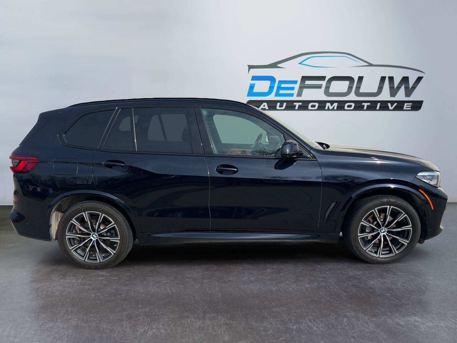 Used 2019 BMW X5 xDrive40i w/ M Sport Package image 12