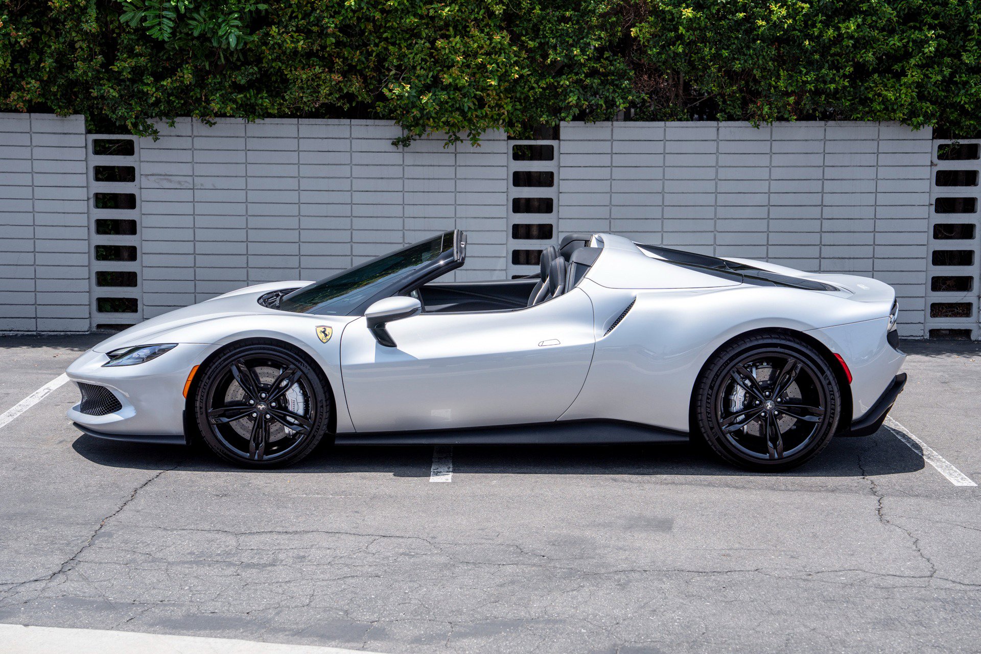 Used 2024 Ferrari 296 GTS image 33