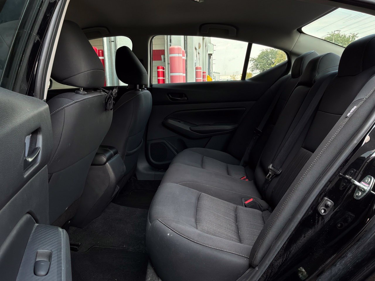 Used 2025 Nissan Altima 2.5 SV FWD image 12