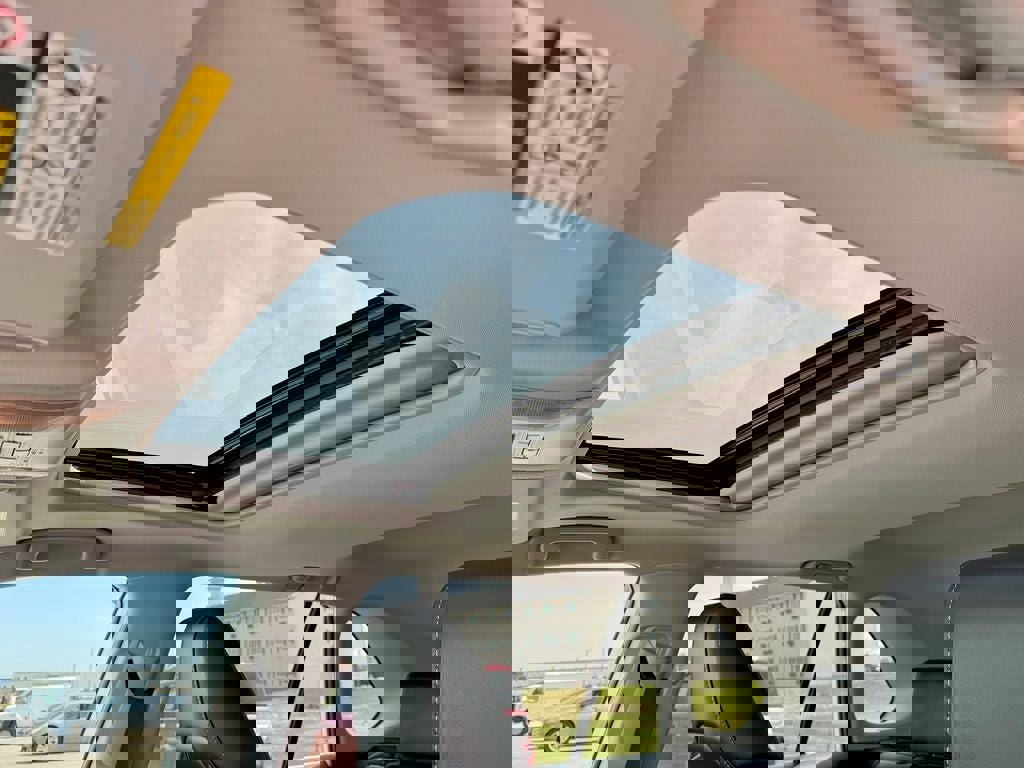 Used 2021 Toyota RAV4 Limited w/ Limited Grade Weather Package AWD/4WD image 35