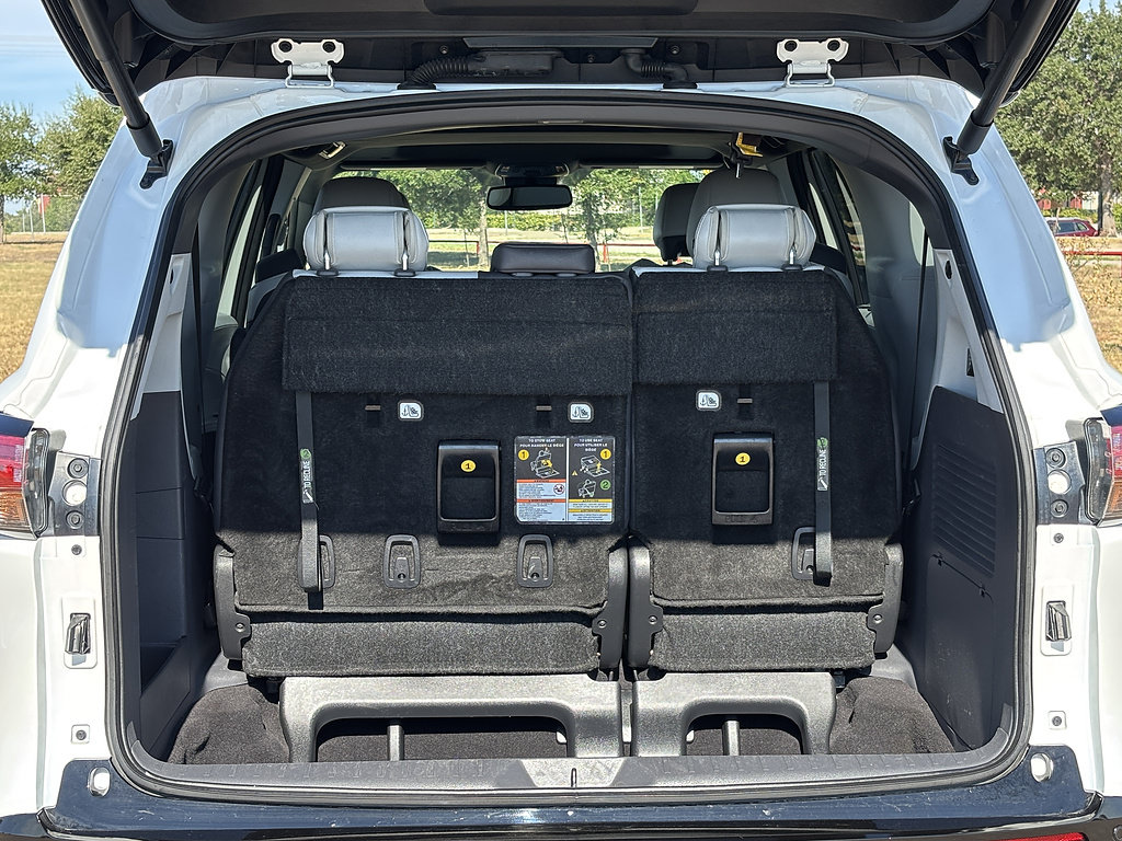 Certified 2024 Toyota Sienna XSE w/ XSE Plus Package FWD image 9