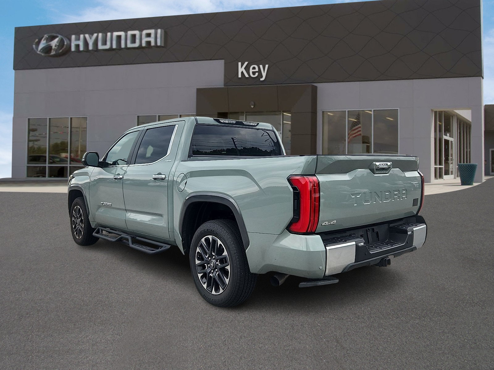 Used 2026 Toyota Tundra Limited AWD/4WD image 4