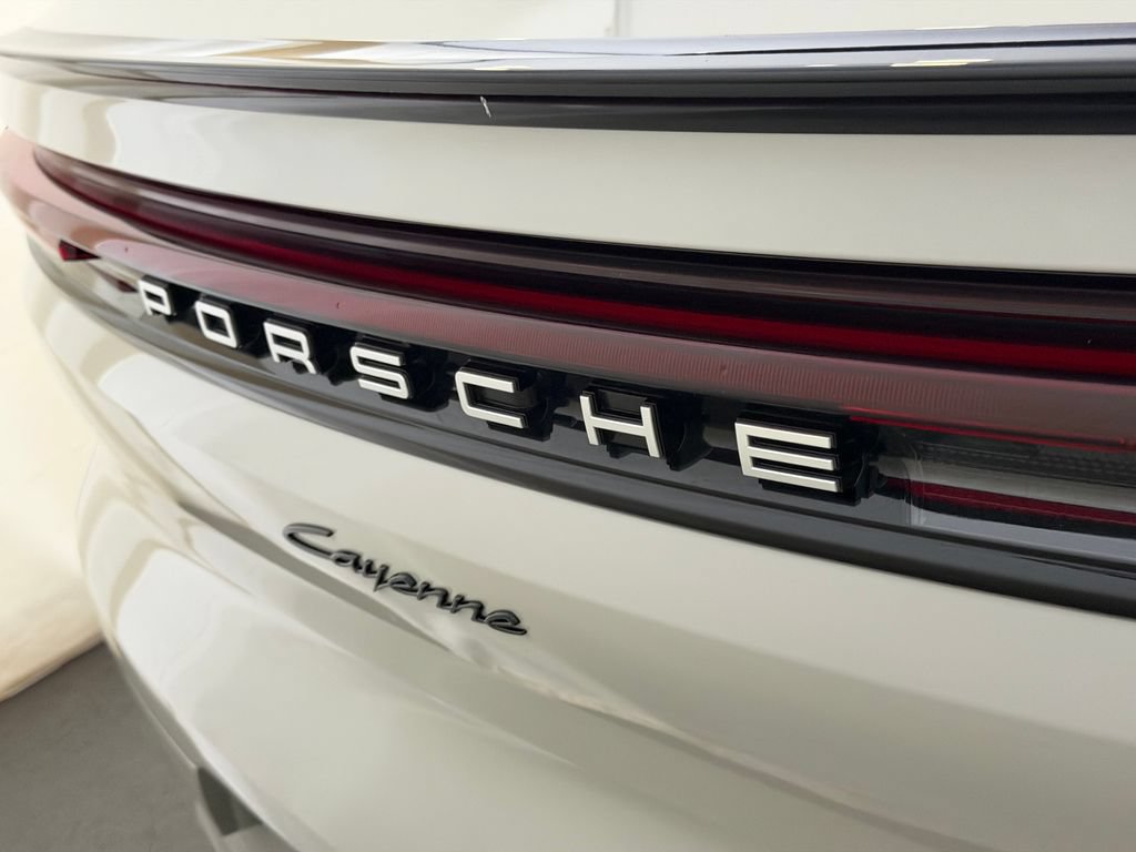 Certified 2024 Porsche Cayenne Coupe AWD/4WD image 25