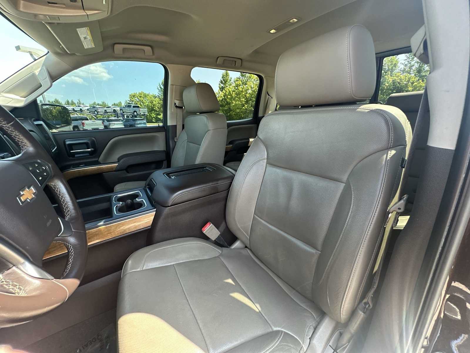 Used 2016 Chevrolet Silverado 1500 LTZ w/ Sport Package AWD/4WD image 10