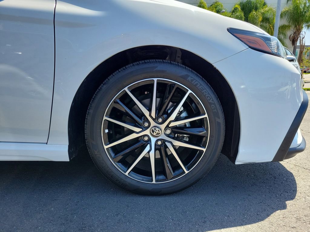 Used 2024 Toyota Camry SE image 8