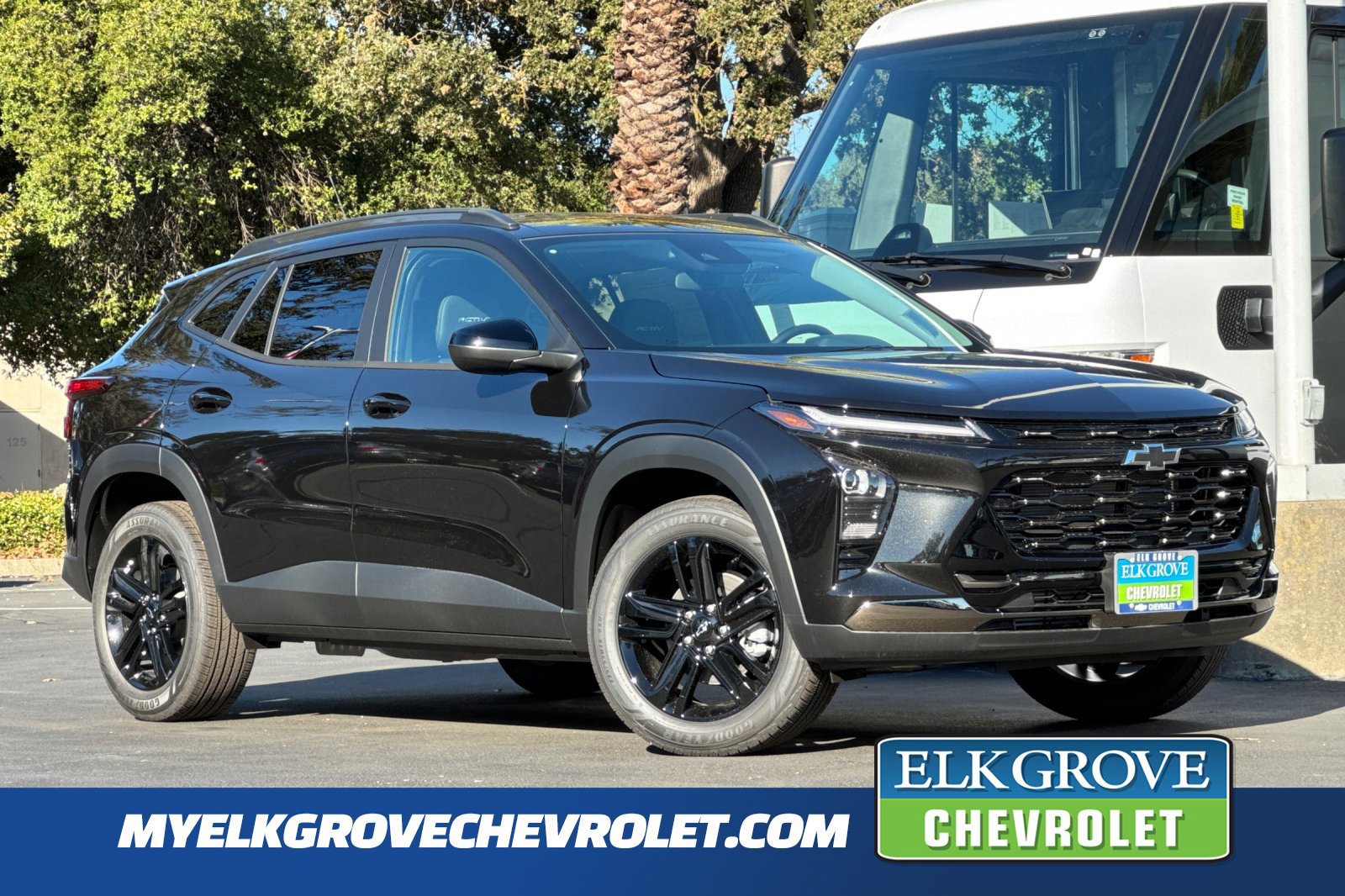New 2026 Chevrolet Trax ACTIV w/ Sunroof Package FWD image 1