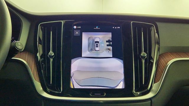 New 2026 Volvo V60 B5 Cross Country Plus w/ Protection Package Premier AWD/4WD image 19