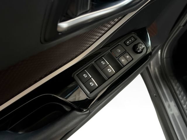 Used 2019 Toyota C-HR Limited FWD image 16
