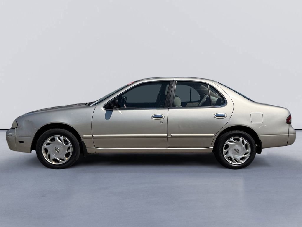 Used 1997 Nissan Altima XE image 6
