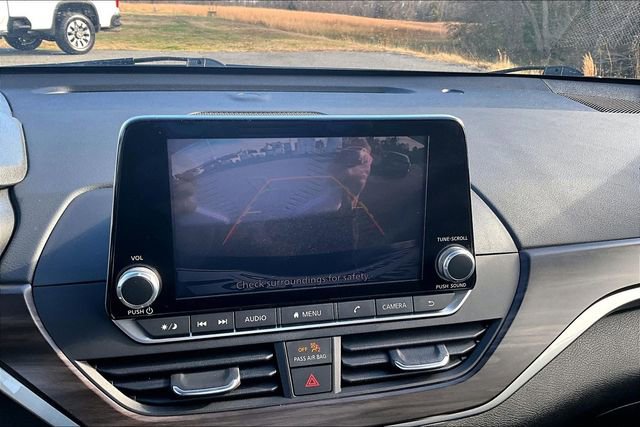 Used 2024 Nissan Altima 2.5 SV image 14