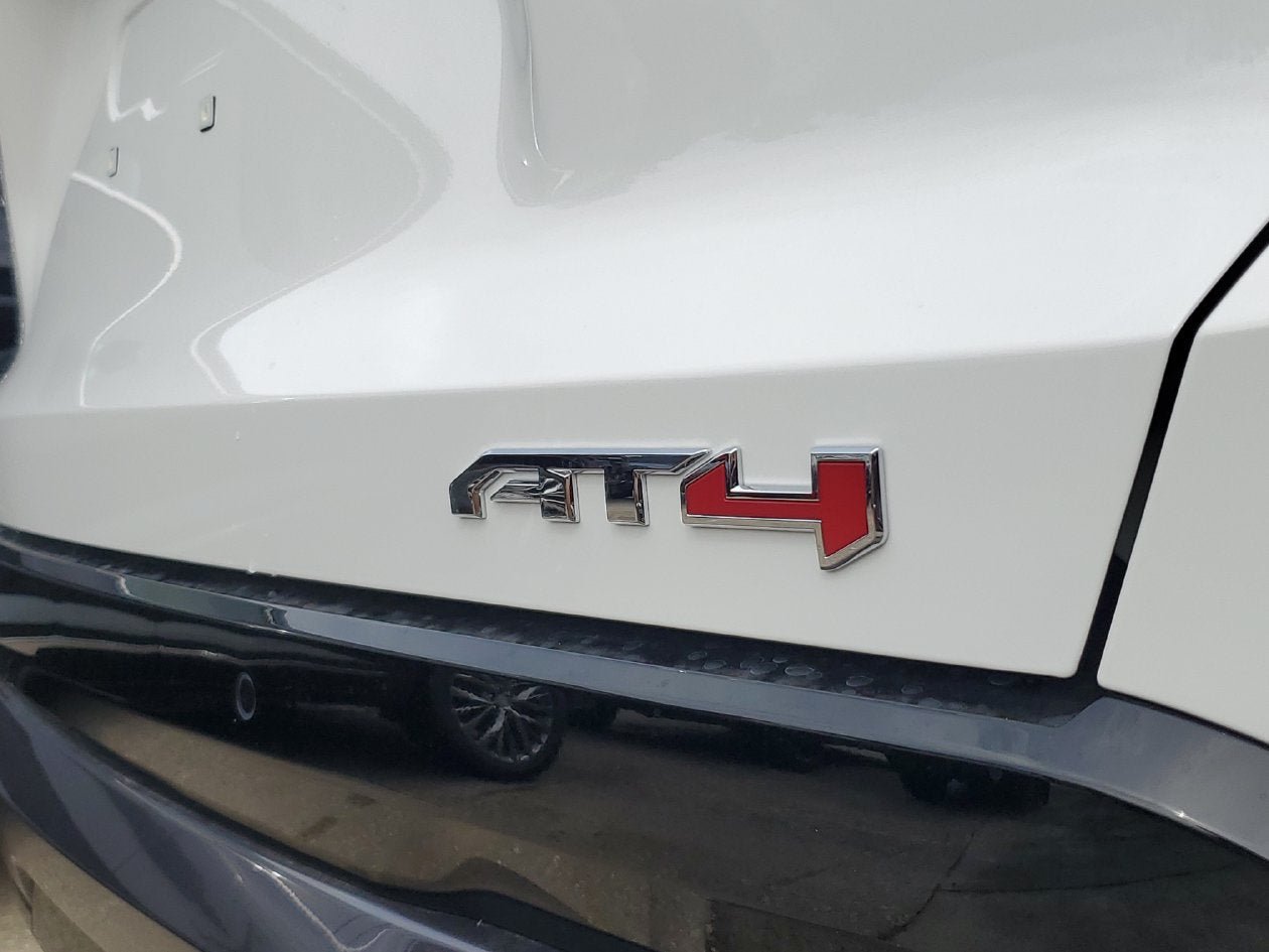 New 2027 GMC Terrain AT4 w/ Technology Package II AWD/4WD image 9