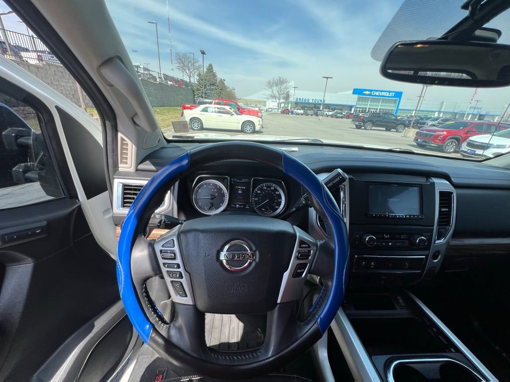 Used 2018 Nissan Titan SL w/ Chrome Package image 39