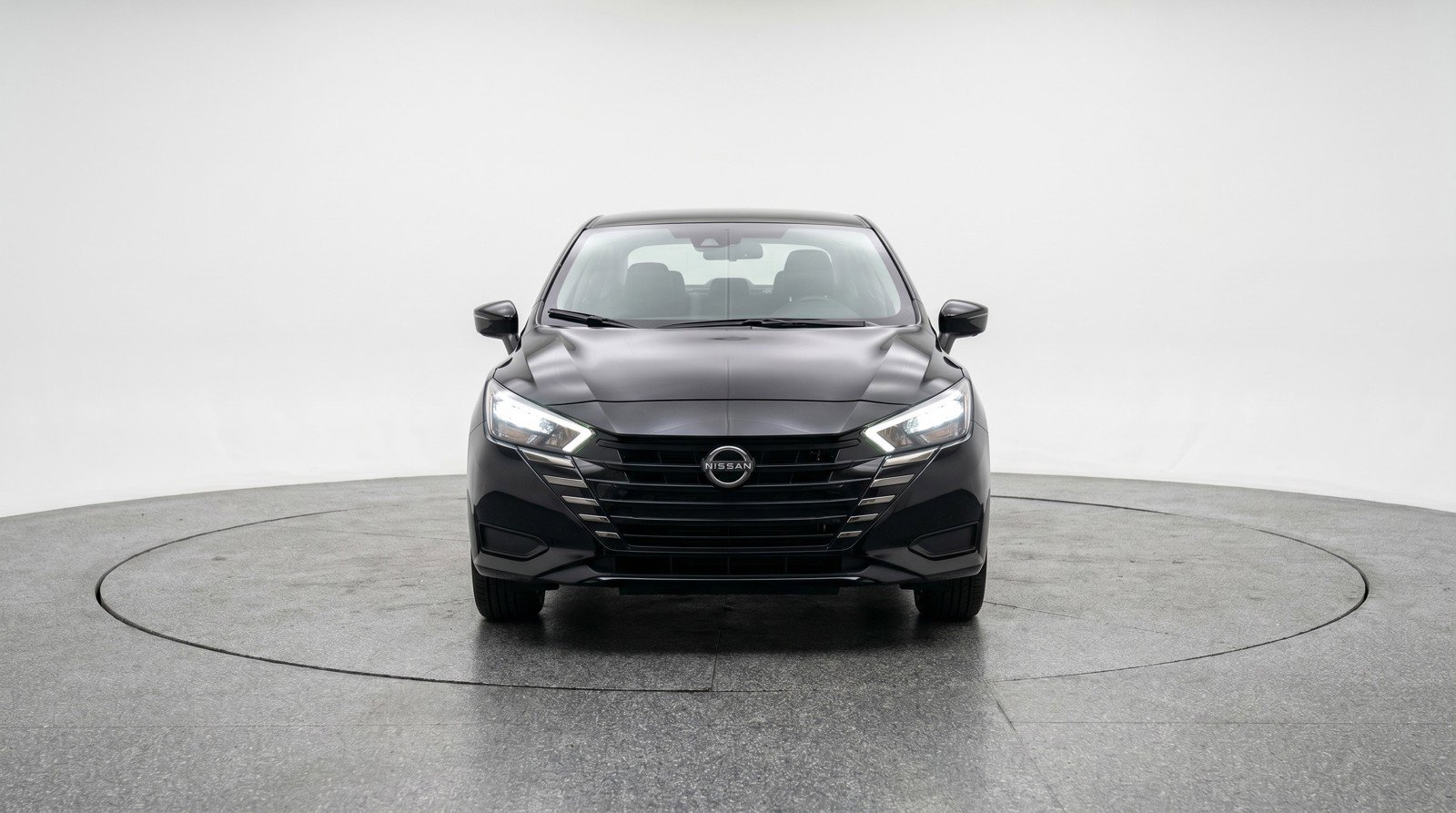 Used 2025 Nissan Versa SV FWD image 2
