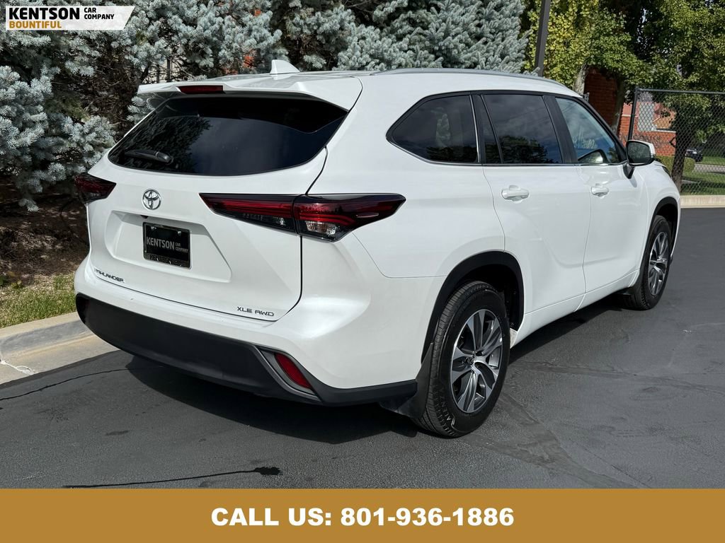 Used 2025 Toyota Highlander XLE image 8