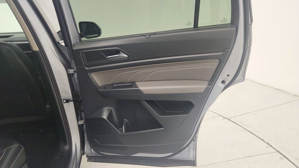 Used 2021 Volkswagen Atlas SE image 34