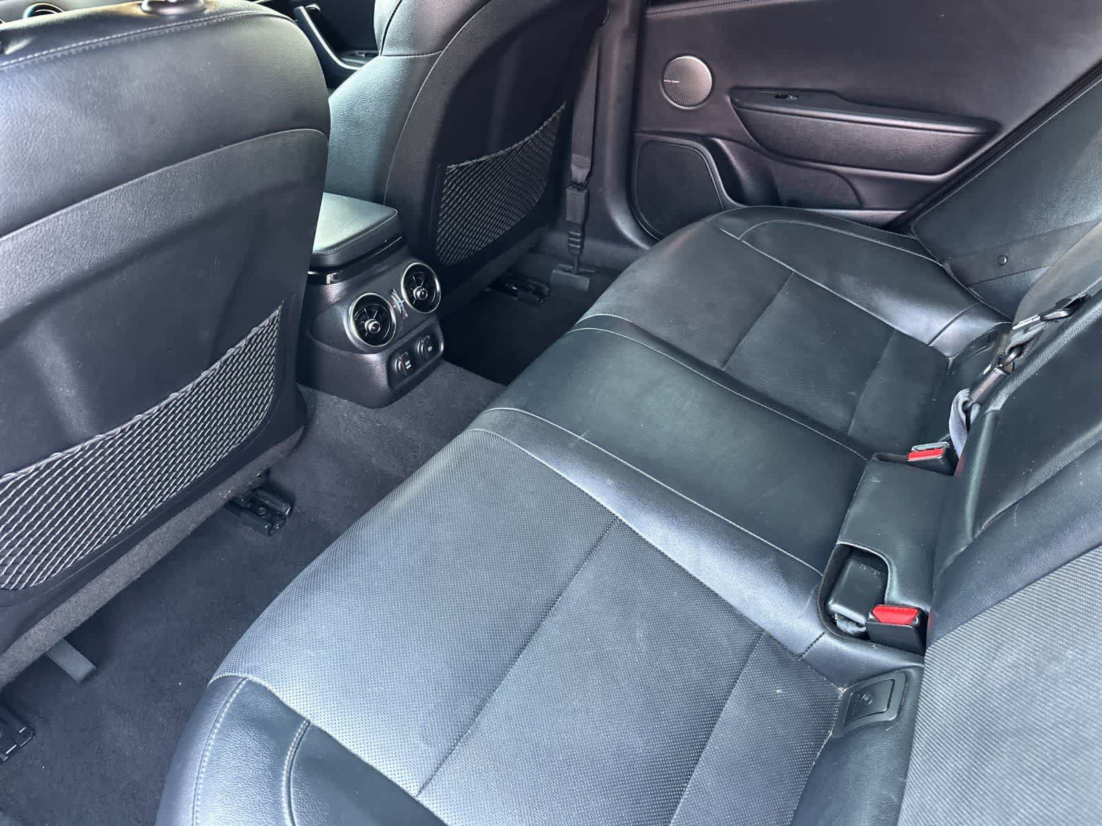 Used 2019 Kia Stinger Premium RWD image 5