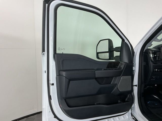 Certified 2025 Ford F450 Lariat w/ FX4 Off-Road Package image 15