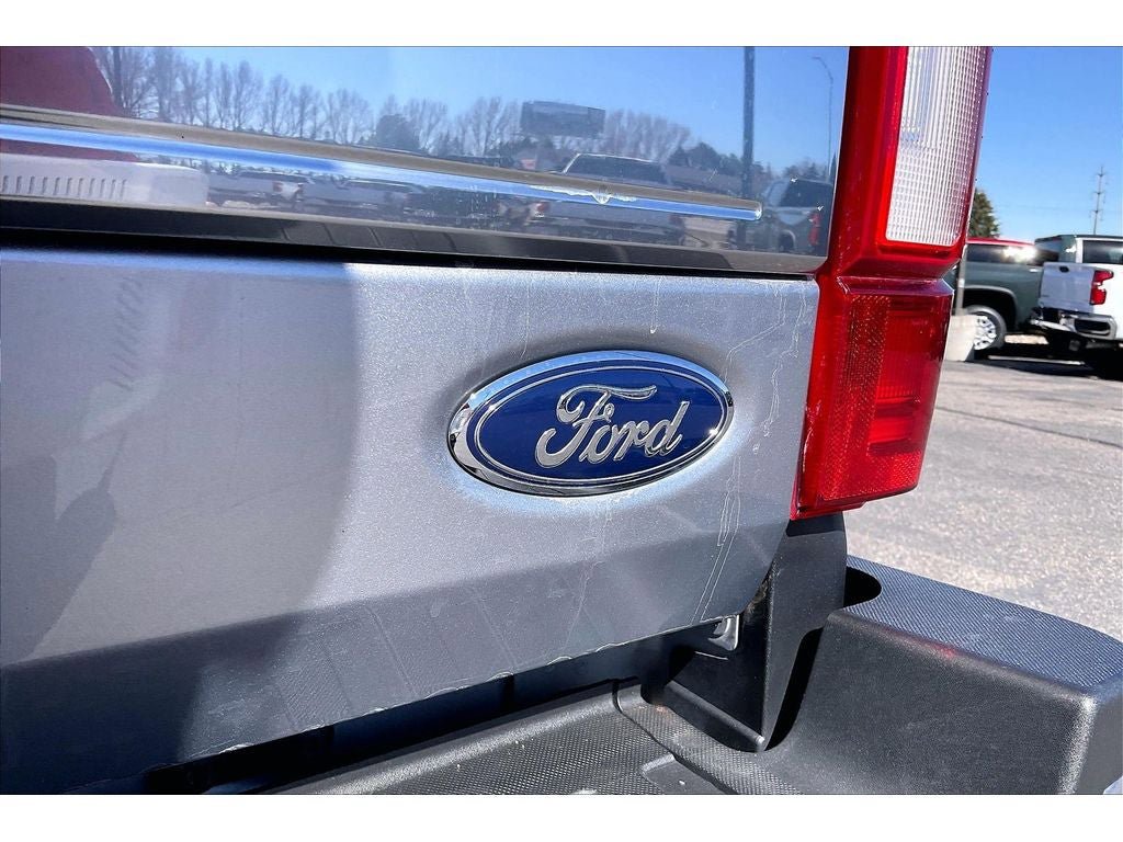Used 2021 Ford F350 Platinum AWD/4WD image 9