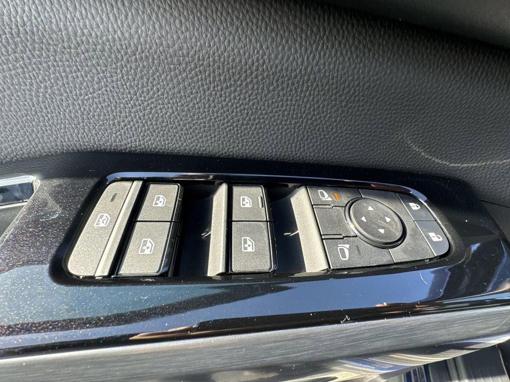 New 2026 Nissan Pathfinder SL image 13