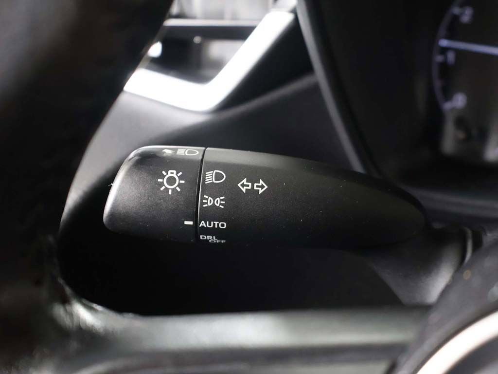 Used 2025 Toyota Corolla SE FWD image 35