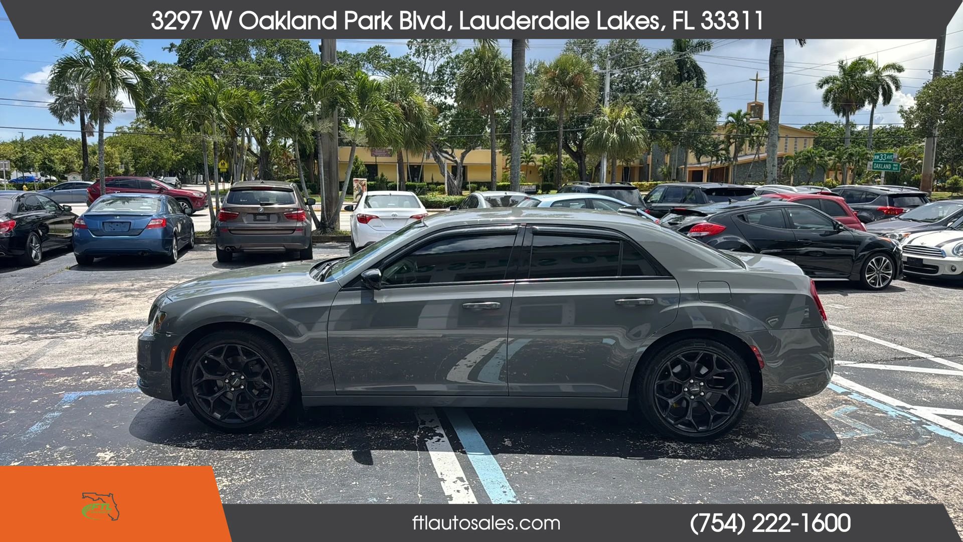 Used 2019 Chrysler 300 Touring w/ Sport Appearance Package RWD image 7