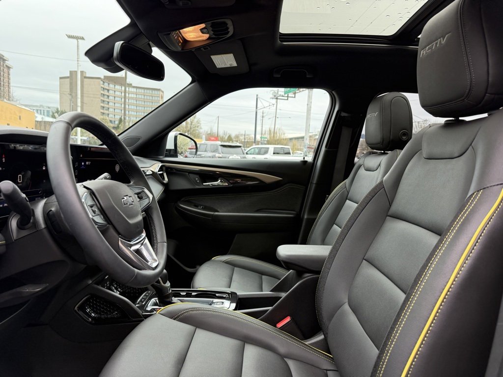 Used 2025 Chevrolet TrailBlazer ACTIV w/ Convenience Package image 14