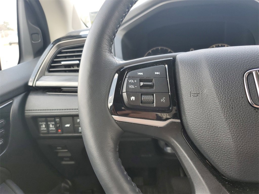 Used 2025 Honda Odyssey Elite image 18