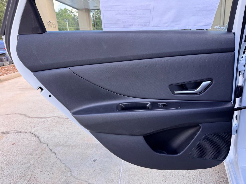 New 2026 Hyundai Elantra Limited FWD image 23