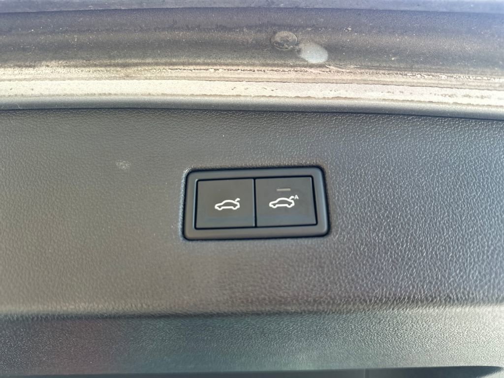 Used 2019 Volkswagen Tiguan SEL Premium AWD/4WD image 15