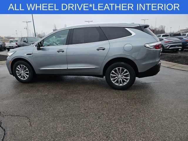 Used 2023 Buick Enclave Essence image 11