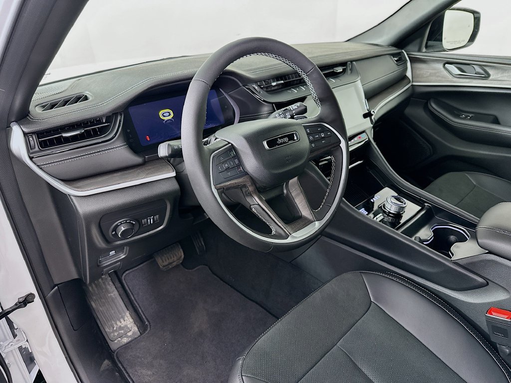 New 2026 Jeep Grand Cherokee Altitude AWD/4WD image 14