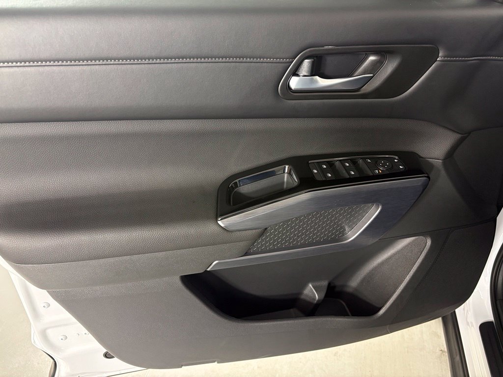 New 2026 Nissan Pathfinder SL FWD image 14