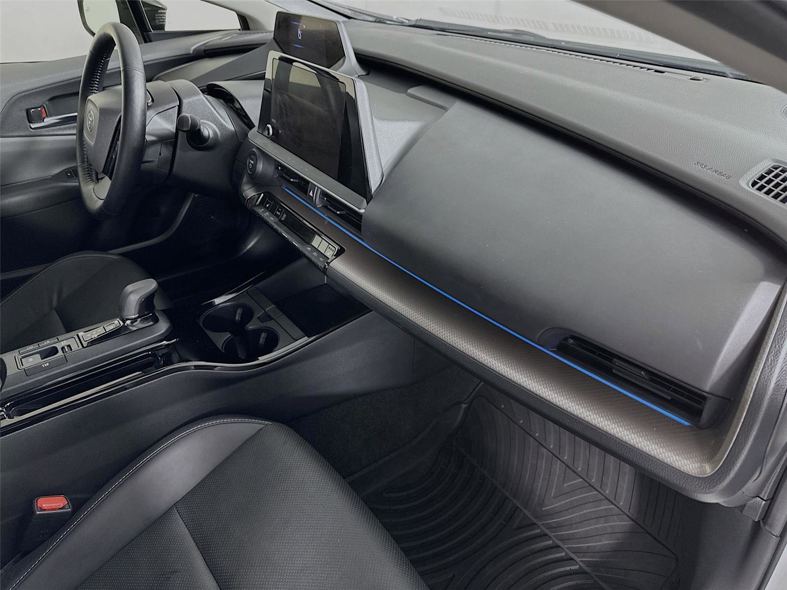 Used 2023 Toyota Prius XLE image 27