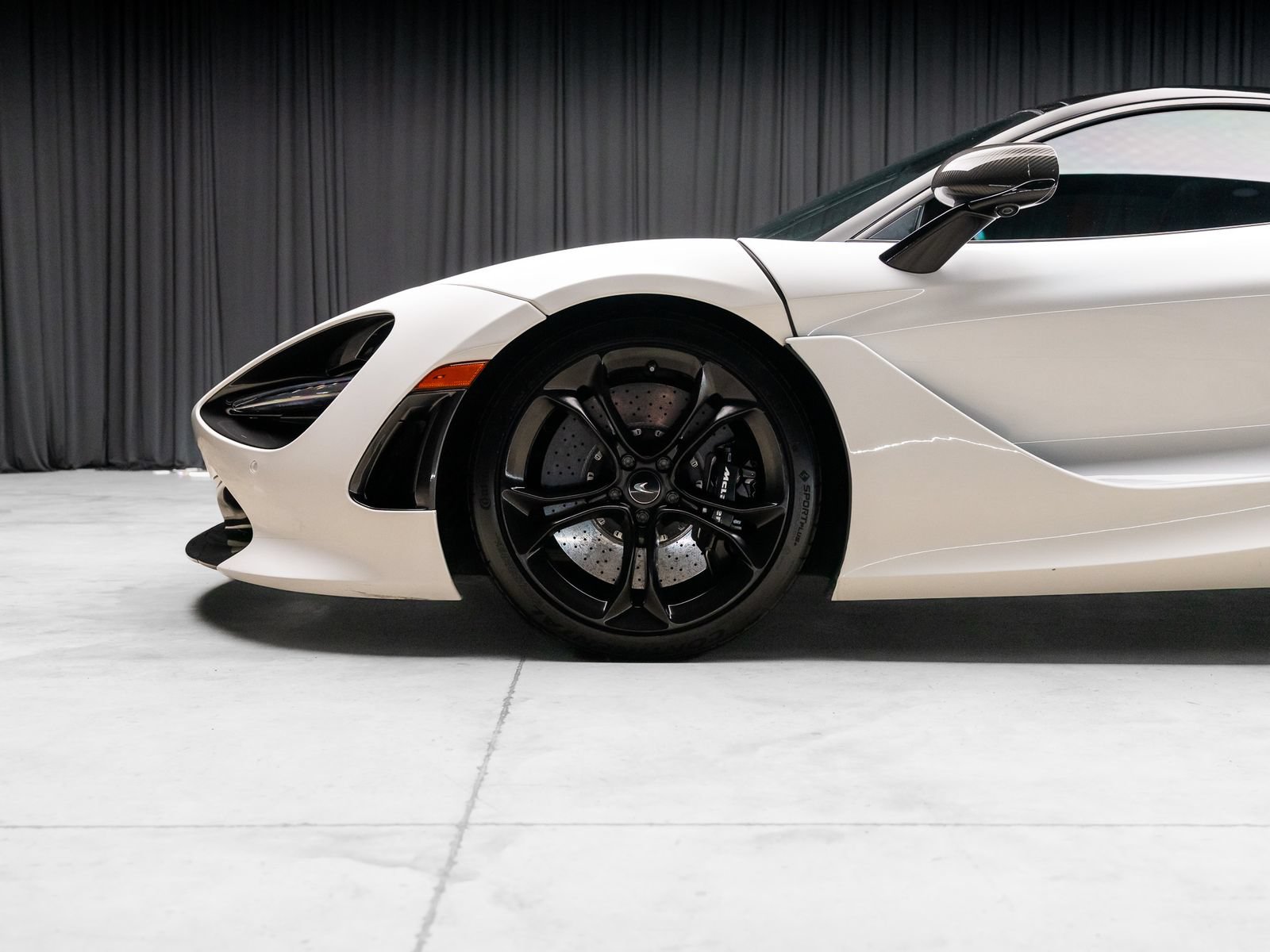 Used 2019 McLaren 720S Performance RWD image 2