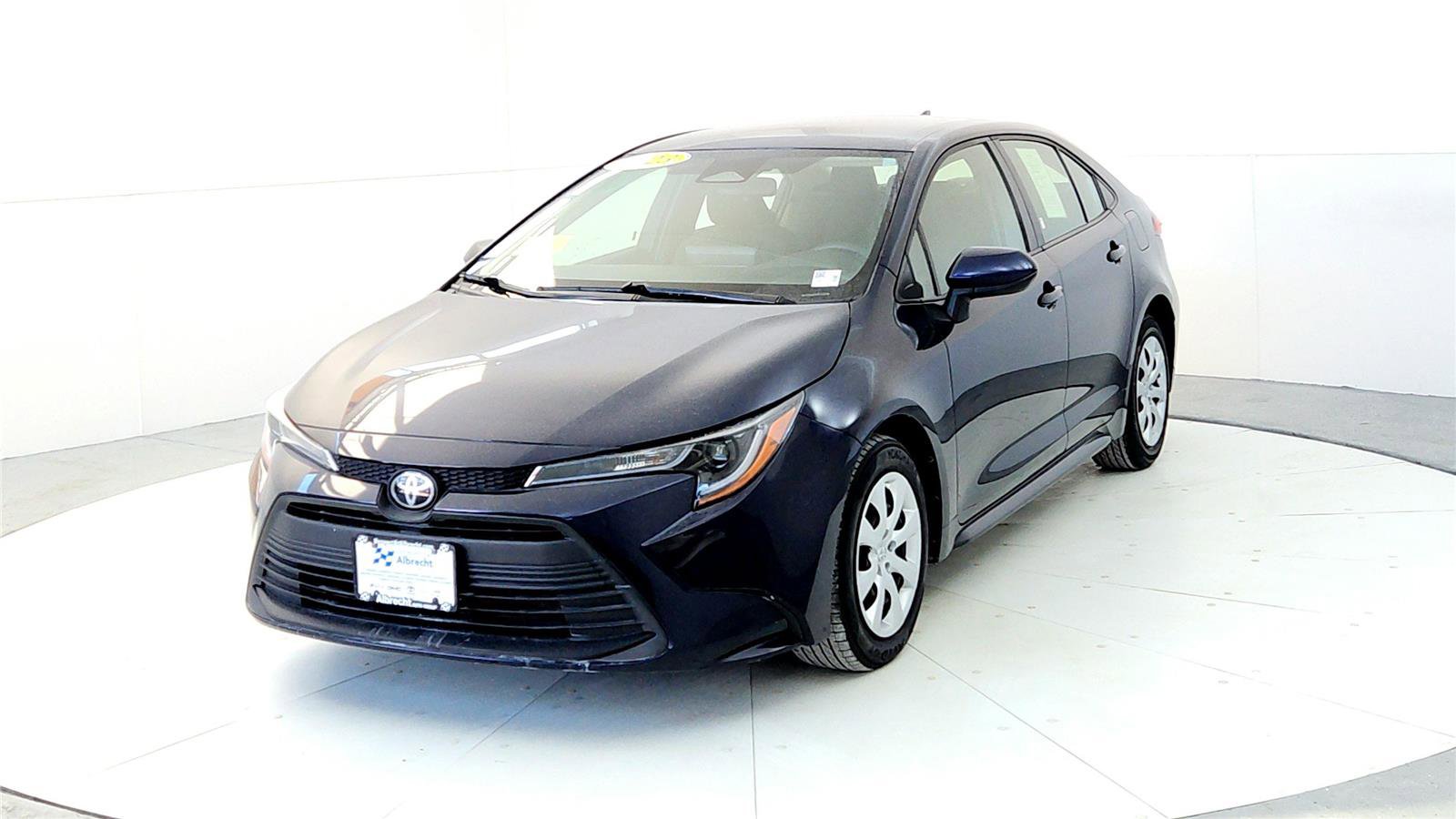 Certified 2023 Toyota Corolla LE image 2