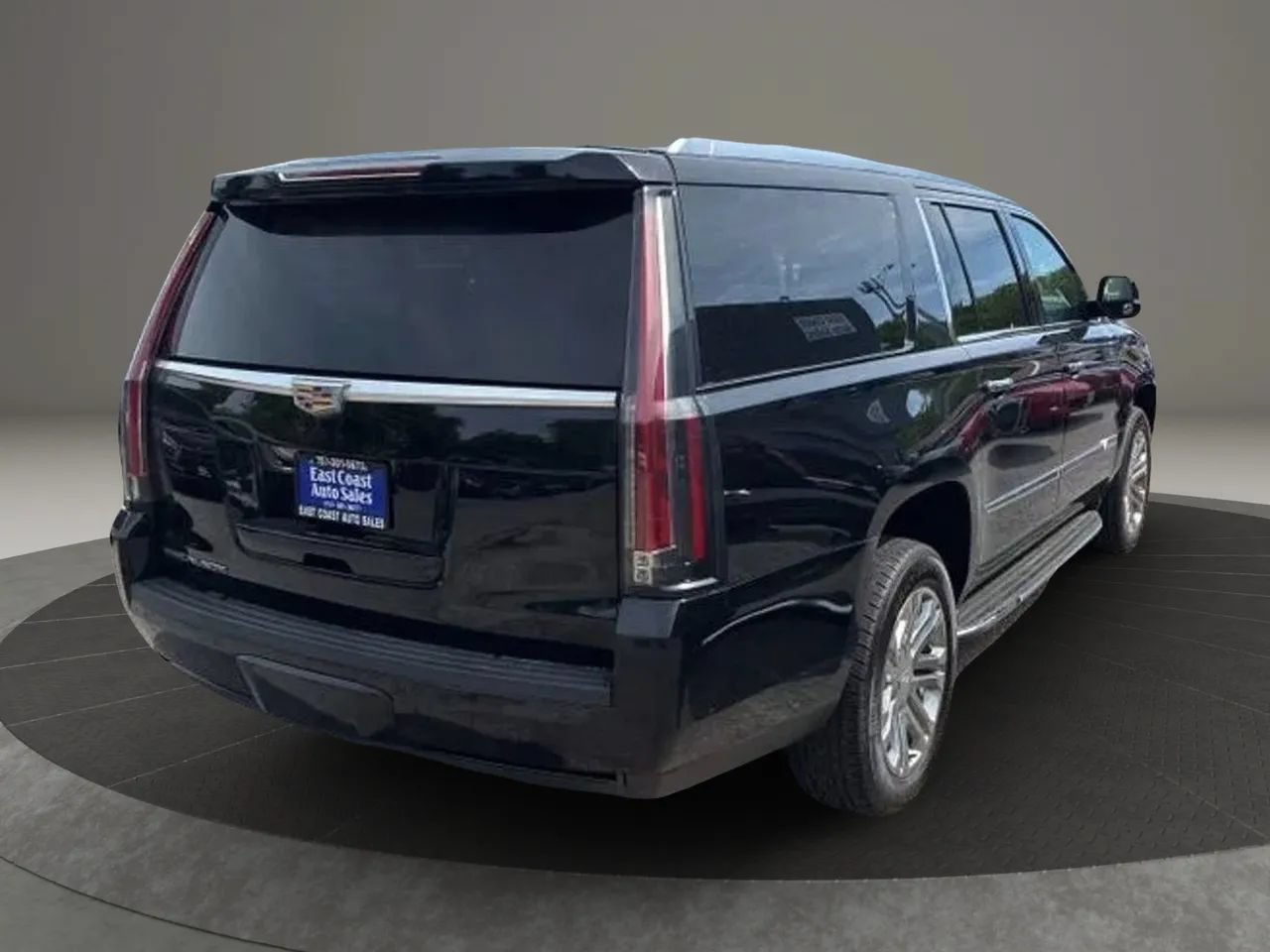 Used 2019 Cadillac Escalade ESV 4WD image 5