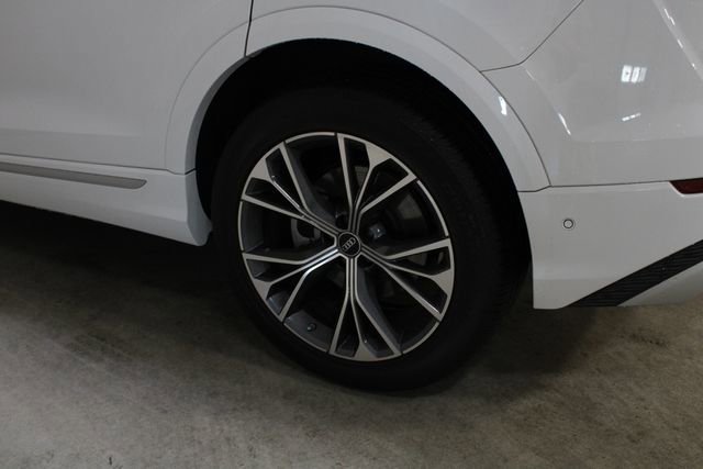 Used 2024 Audi Q8 Prestige w/ Prestige Package image 29