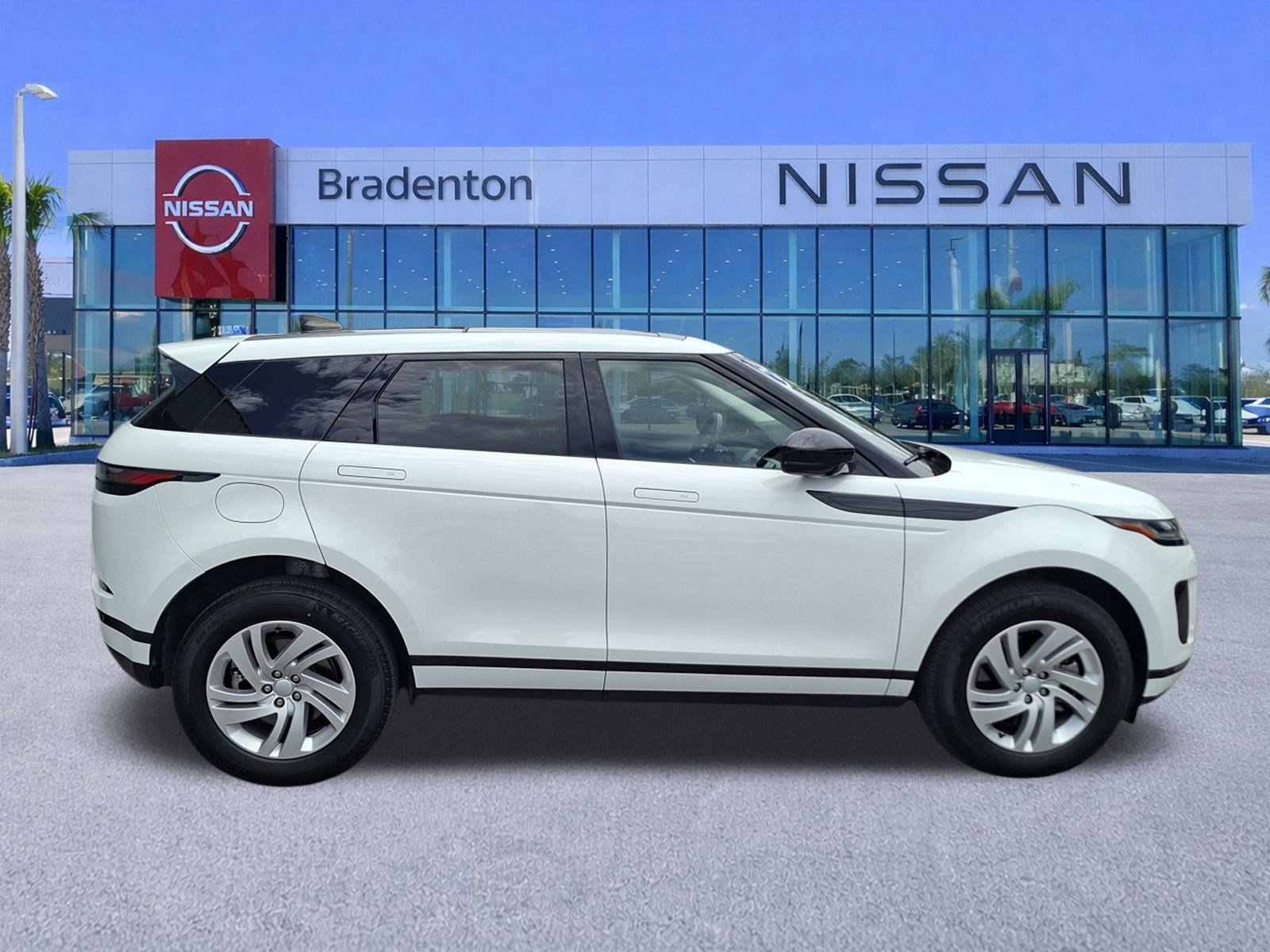 Used 2024 Land Rover Range Rover Evoque S AWD/4WD image 4
