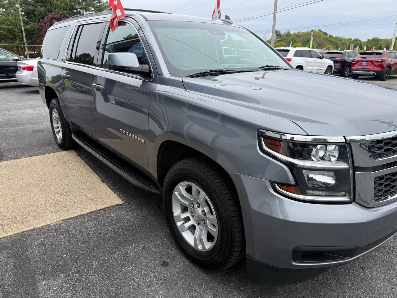 Used 2019 Chevrolet Suburban LT AWD/4WD image 5