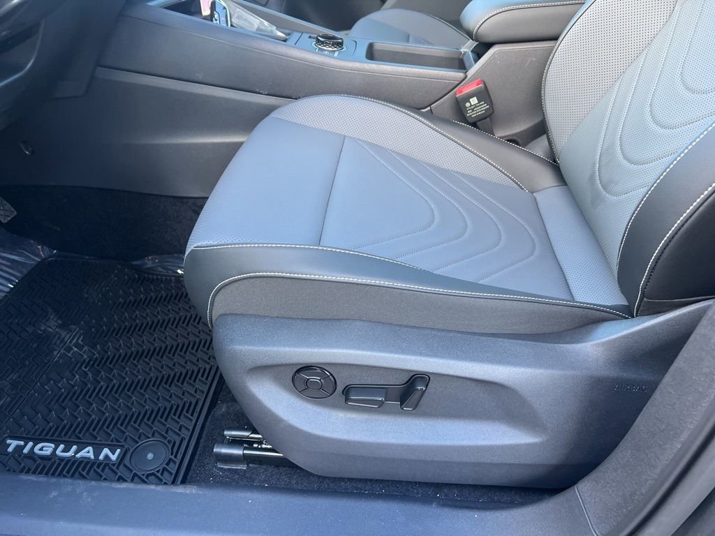 New 2026 Volkswagen Tiguan SE AWD/4WD image 16