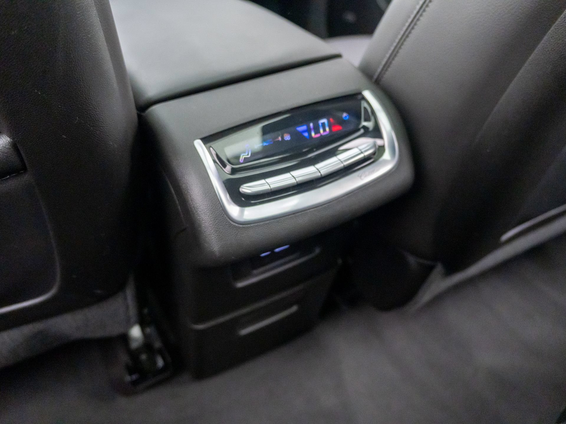 Used 2024 Cadillac XT6 Luxury w/ LPO, Floor Liner Package AWD/4WD image 23