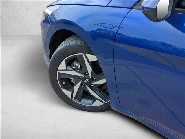 Used 2023 Hyundai Elantra SEL w/ Convenience Package image 7