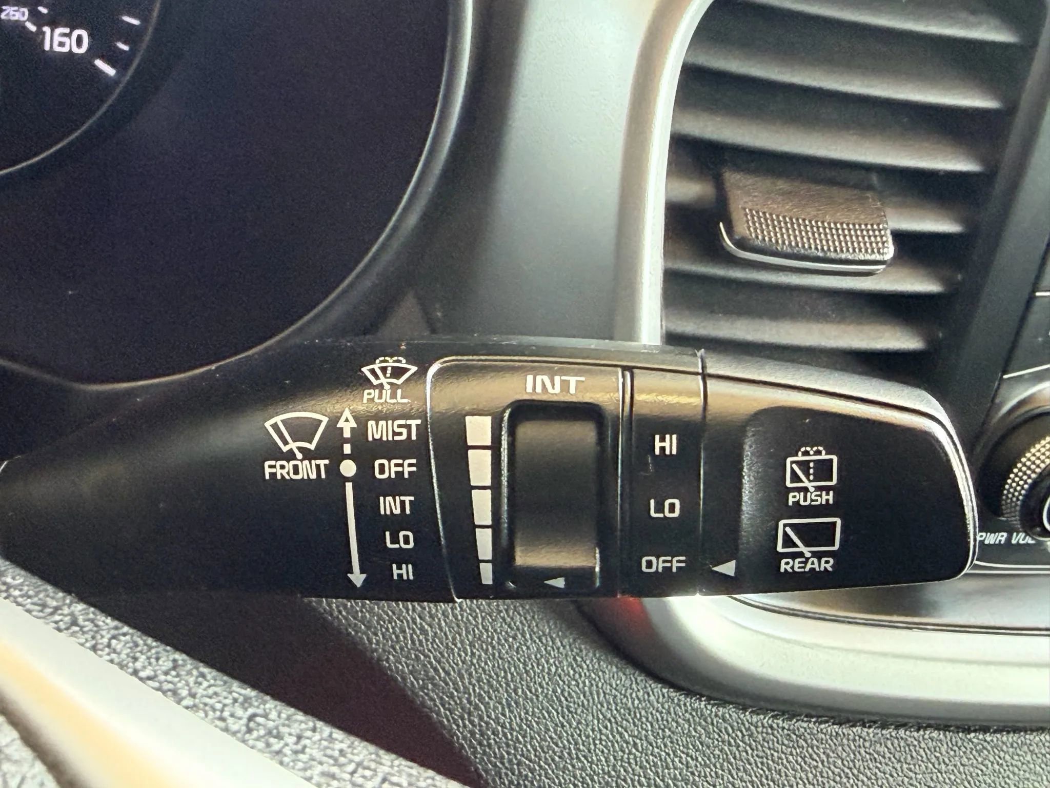 Used 2019 Kia Sorento LX w/ LX Convenience Package image 13