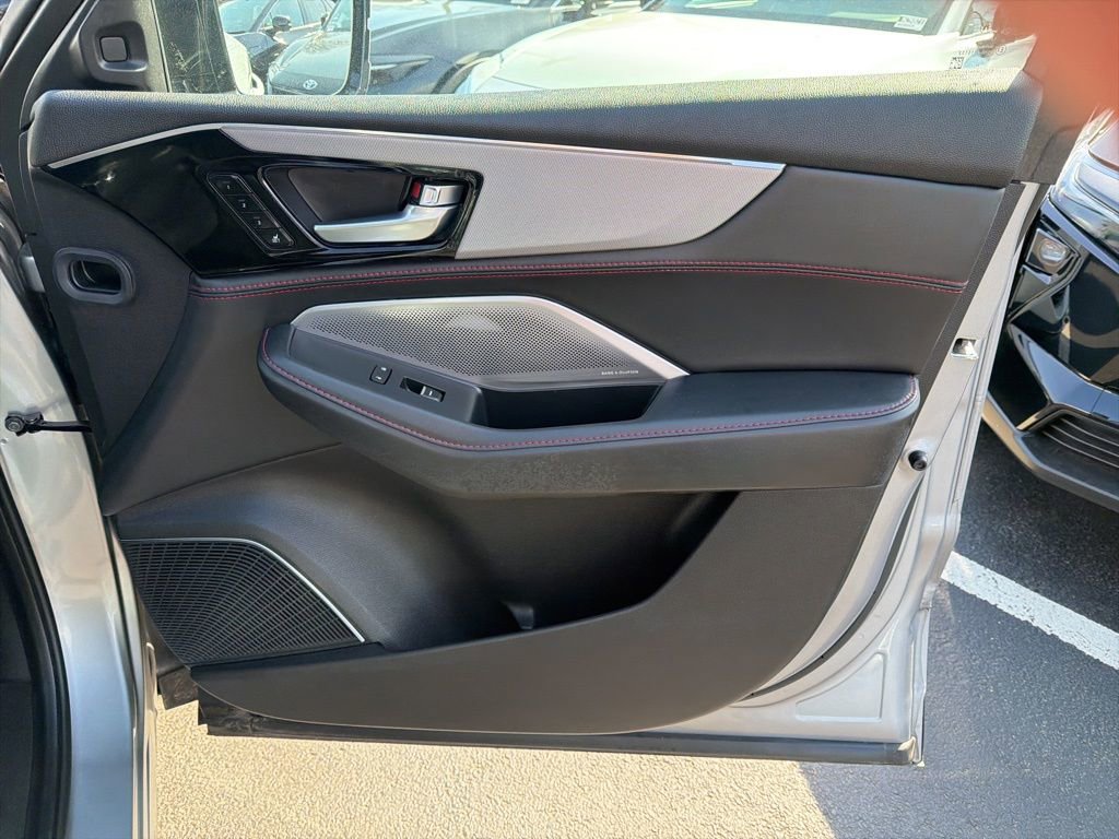 Used 2025 Acura MDX A-Spec image 9