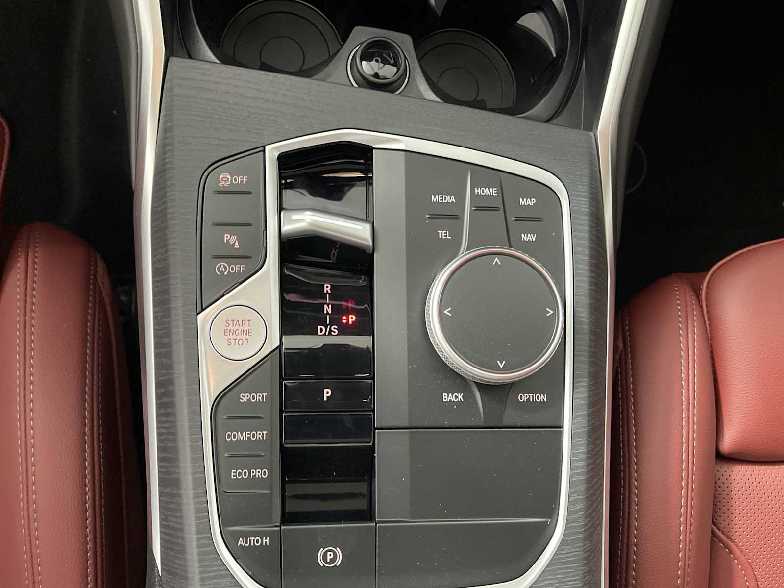 Used 2025 BMW 330i xDrive Sedan w/ Premium Package image 17